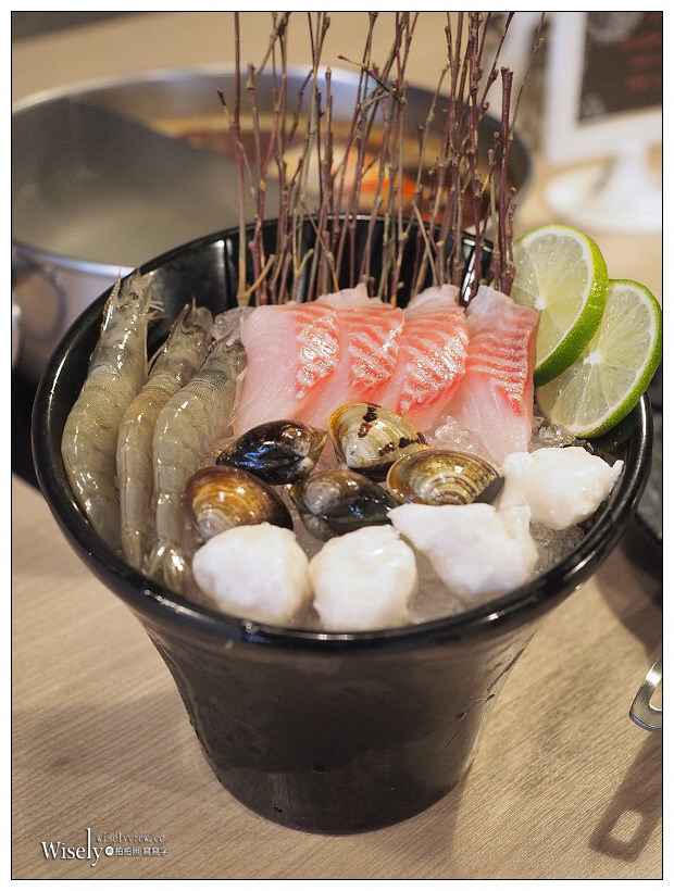台北大安。大初 Shabu Shabu︱商業午餐單人涮涮鍋NT270：菜盤、肉品加海鮮＆飲料甜點吃到飽！