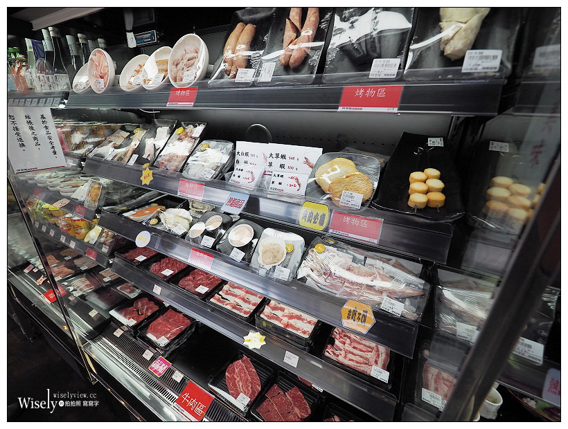 台中南屯。肉多多燒肉超市︱便宜供應多樣肉品海鮮，還有高檔和牛活龍蝦平價吃