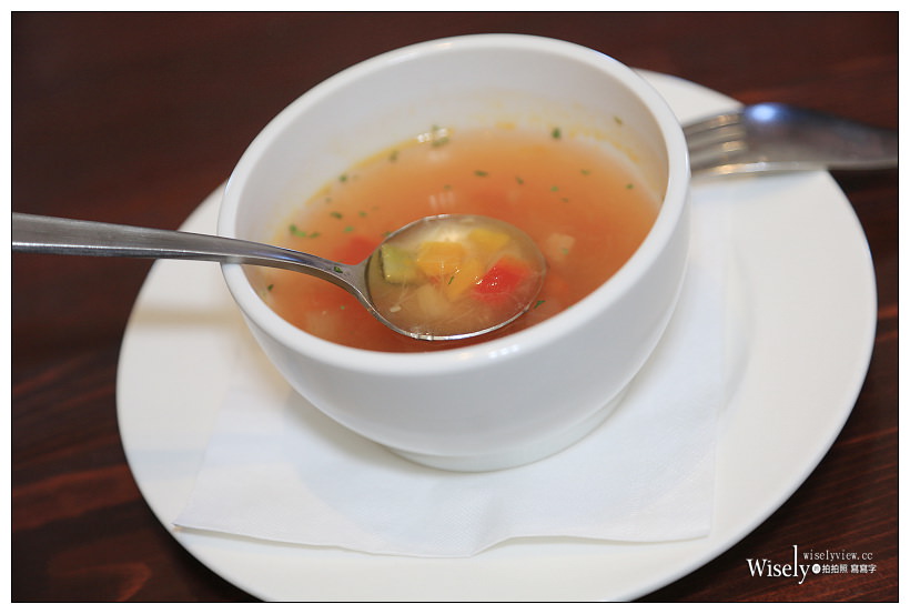 長崎港美食推薦。Trattoria Bar Saltare(サルターレ)︱面對稻佐山可賞景的風味洋食