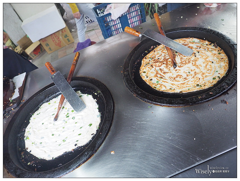 建國黃昏市場蔥油餅︱現做外皮酥脆︱新店排隊銅板小吃︱捷運七張站