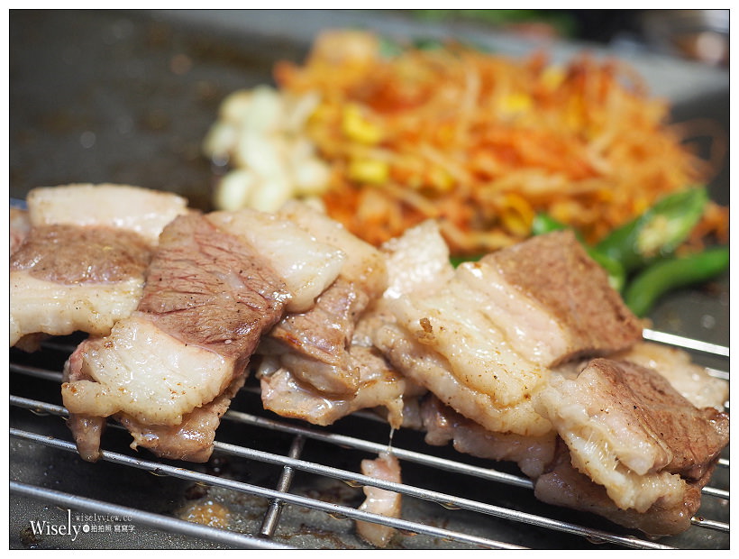 台北東區美食。韓國八色烤肉(2019二訪)︱牛肉單品風味迷人，鮮蝦干貝也推薦
