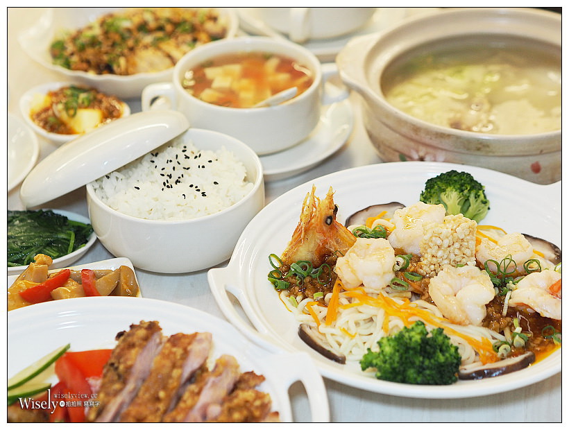 台北。采味食光︱文青風麵食館，推薦精燉砂鍋胡椒豬肚雞&紅燒膠原軟骨麵～台北後門美食／捷運科技大樓站美食／和平東路118巷美食
