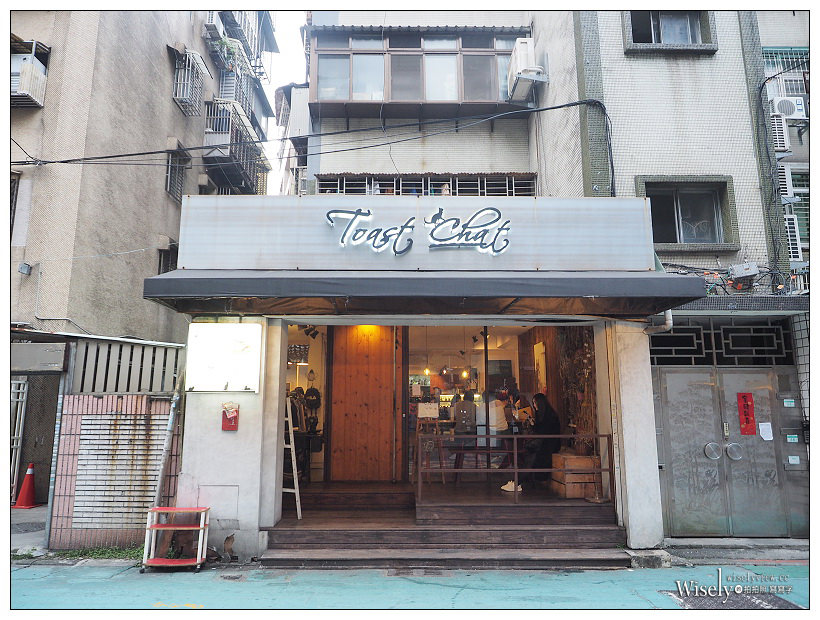 台北貓咖啡 Toast Chat︱東區國父紀念館不限時貓咪早午餐，提供WiFi插座