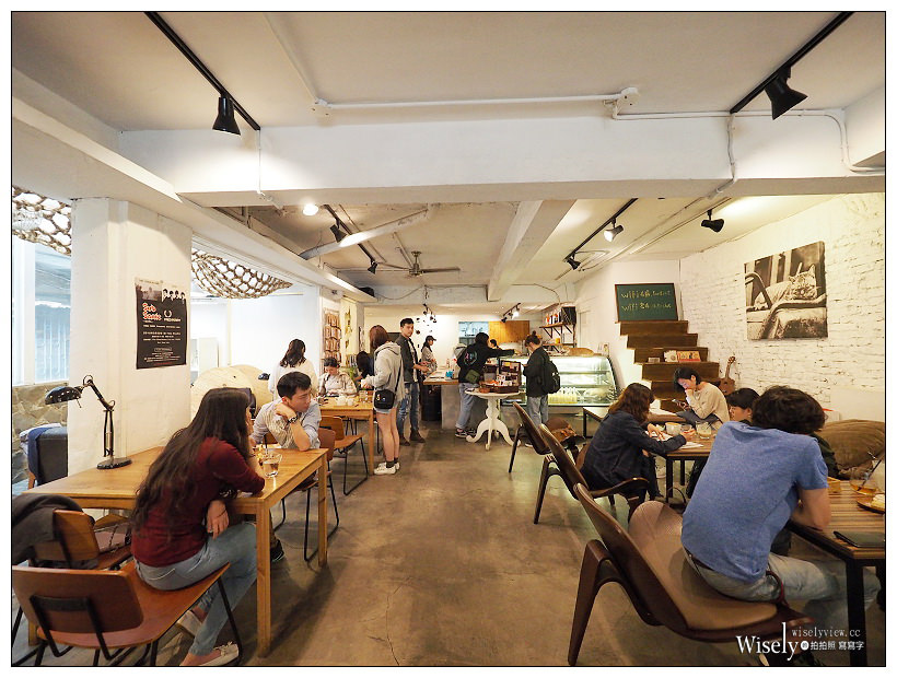 台北貓咖啡 Toast Chat︱東區國父紀念館不限時貓咪早午餐，提供WiFi插座