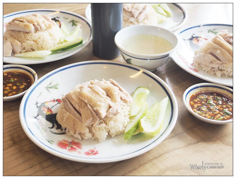 2019曼谷自由行5-5︱紅大哥水門雞飯二店、泰國潑水節(席隆路／暹邏廣場／Central World)、ICONSIAM暹邏天地、拉差達火車夜市(水果冰沙西施)