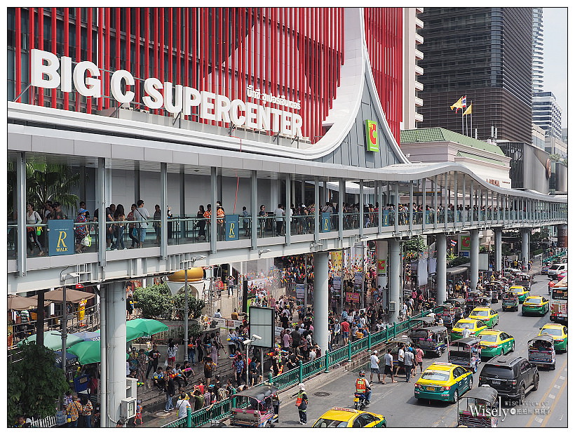 2019曼谷自由行5-5︱紅大哥水門雞飯二店、泰國潑水節(席隆路／暹邏廣場／Central World)、ICONSIAM暹邏天地、拉差達火車夜市(水果冰沙西施)