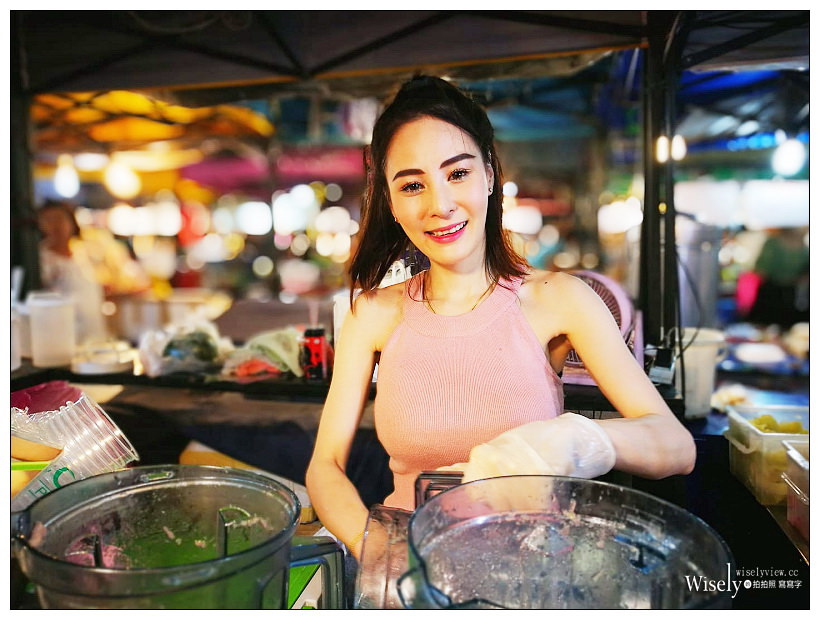 2019曼谷自由行5-5︱紅大哥水門雞飯二店、泰國潑水節(席隆路／暹邏廣場／Central World)、ICONSIAM暹邏天地、拉差達火車夜市(水果冰沙西施)