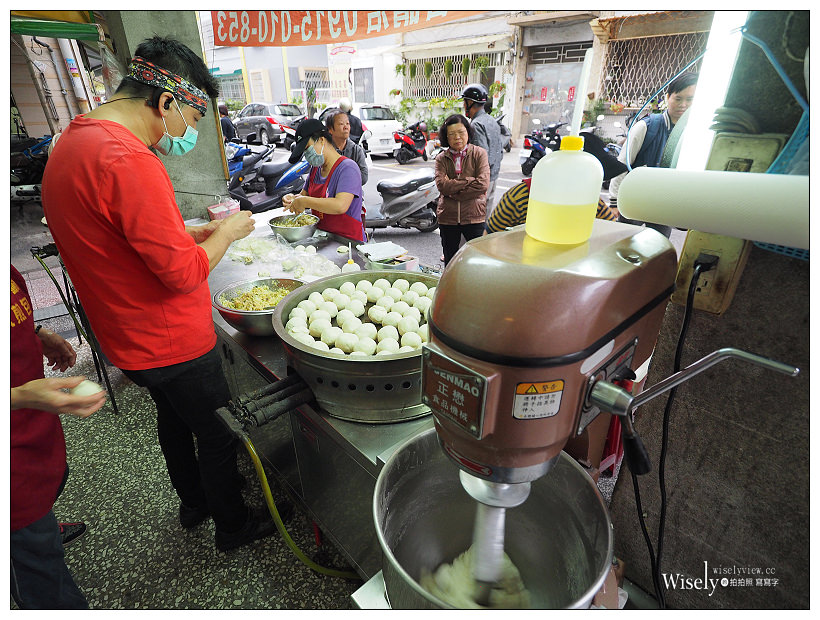 高雄鹽埕 下一鍋水煎包︱老字號排隊美食，皮薄饀香預約尤佳