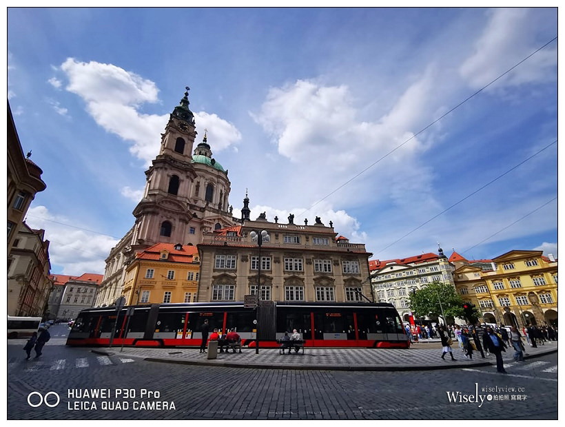 捷克 布拉格自由行 -04︱跳舞的房子(頂樓)、查爾斯大街老城區漫遊(懸絲木偶購買&捷克豬腳推薦&卡夫卡博物館)、布拉格皇宮&聖維特教堂&黃金巷、地鐵搭乘&遊行活動 捷克 布拉格自由行 -04︱跳舞的房子(頂樓)、查爾斯大街老城區漫遊(懸絲木偶購買&捷克豬腳推薦&卡夫卡博物館)、布拉格皇宮&聖維特教堂&黃金巷、地鐵搭乘&遊行活動