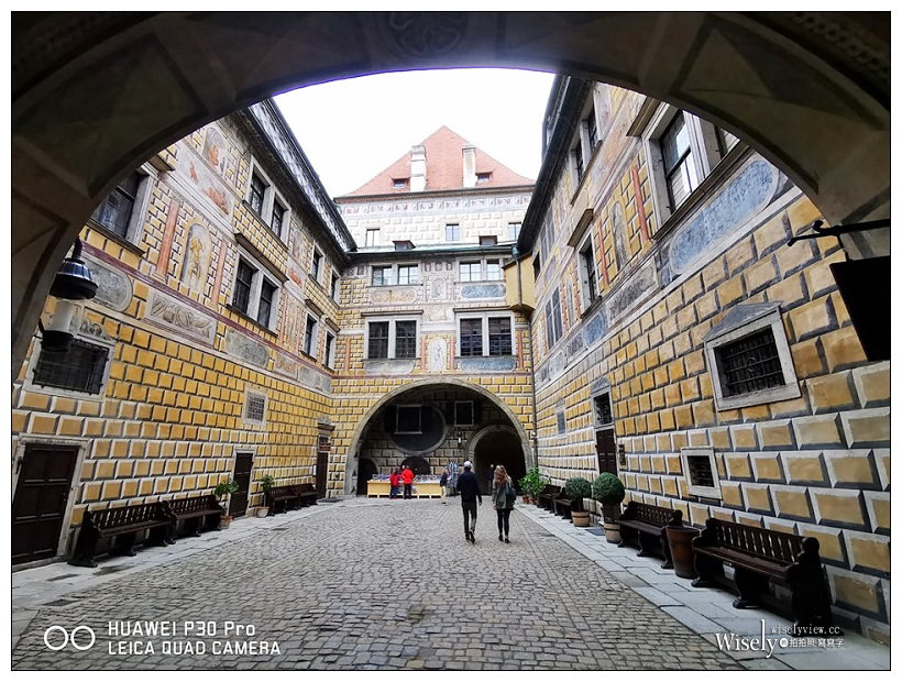 捷克 布拉格自由行-05︱童話小鎮。Cesky Krumlov (庫倫諾夫/克魯姆洛夫):交通移動、住宿推薦、洞穴餐廳、必拍景點 捷克 布拉格自由行-05︱童話小鎮。Cesky Krumlov (庫倫諾夫/克魯姆洛夫):交通移動、住宿推薦、洞穴餐廳、必拍景點