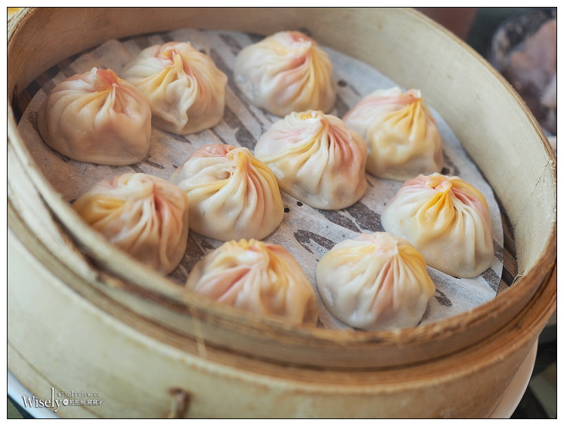 台北點水樓。臺灣櫻花蝦料理︱櫻花蝦全新菜色限時推出～櫻花蝦小籠包／櫻花蝦寧波年糕／櫻花蝦燉水蛋，加點推薦清蒸龍虎石斑，捷運忠孝復興站美食
