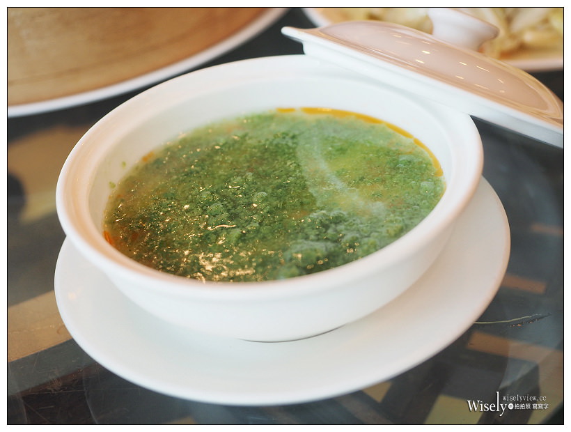 台北點水樓。臺灣櫻花蝦料理︱櫻花蝦全新菜色限時推出～櫻花蝦小籠包／櫻花蝦寧波年糕／櫻花蝦燉水蛋，加點推薦清蒸龍虎石斑，捷運忠孝復興站美食