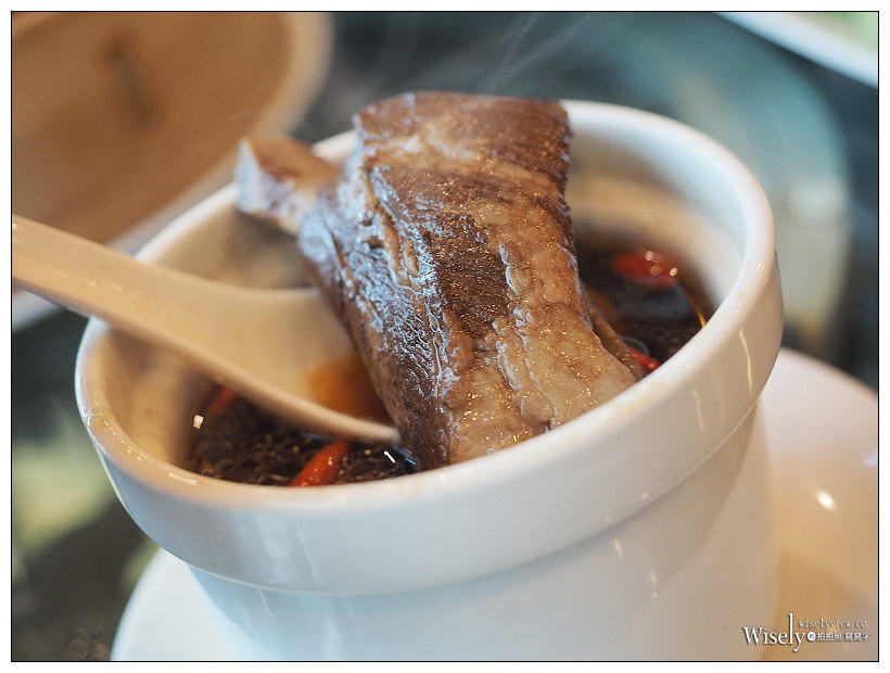 台北點水樓。臺灣櫻花蝦料理︱櫻花蝦全新菜色限時推出～櫻花蝦小籠包／櫻花蝦寧波年糕／櫻花蝦燉水蛋，加點推薦清蒸龍虎石斑，捷運忠孝復興站美食