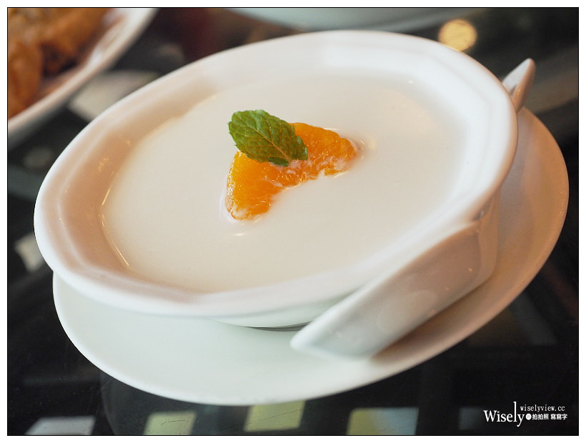 台北點水樓。臺灣櫻花蝦料理︱櫻花蝦全新菜色限時推出～櫻花蝦小籠包／櫻花蝦寧波年糕／櫻花蝦燉水蛋，加點推薦清蒸龍虎石斑，捷運忠孝復興站美食