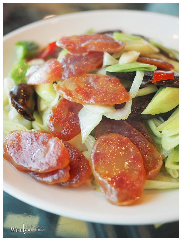 台北點水樓。臺灣櫻花蝦料理︱櫻花蝦全新菜色限時推出～櫻花蝦小籠包／櫻花蝦寧波年糕／櫻花蝦燉水蛋，加點推薦清蒸龍虎石斑，捷運忠孝復興站美食