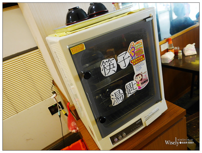 台北 五分埔魯肉飯︱入口即化的油亮黑金魚鬆魯肉飯，以及細軟香濃排骨酥湯～捷運後山埤站美食／松山五分埔美食／台北信義區美食