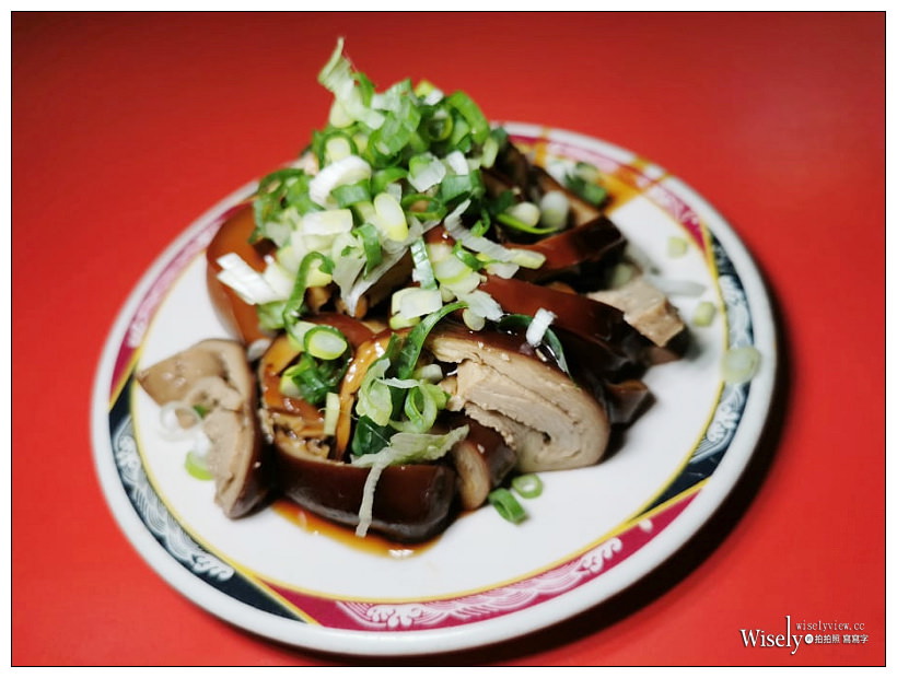 新店宵夜。民族路切仔麵 黑白切熱炒小吃店︱超大碗什錦湯麵，自製辣醬很威～捷運大坪林站美食／大坪林熱炒／營業時間晚上10點至凌晨3點