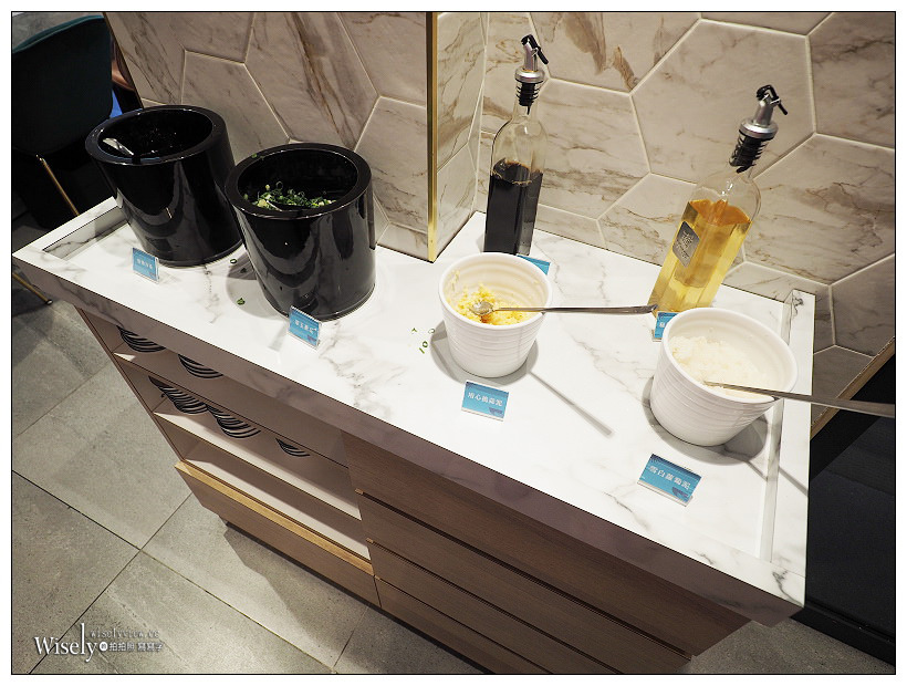 台北。HOUSE V好室鍋物-忠孝店︱Villa花草文青風裝潢的冷藏肉專家，升級海陸超划算～捷運忠孝復興站美食／大安區美食／台北東區美食／日式涮涮鍋推薦