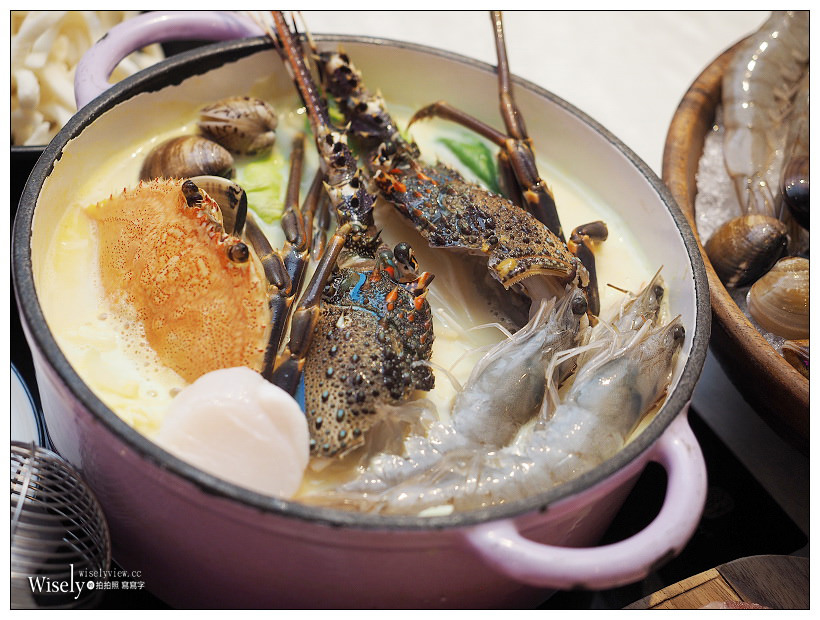 台北。HOUSE V好室鍋物-忠孝店︱Villa花草文青風裝潢的冷藏肉專家，升級海陸超划算～捷運忠孝復興站美食／大安區美食／台北東區美食／日式涮涮鍋推薦