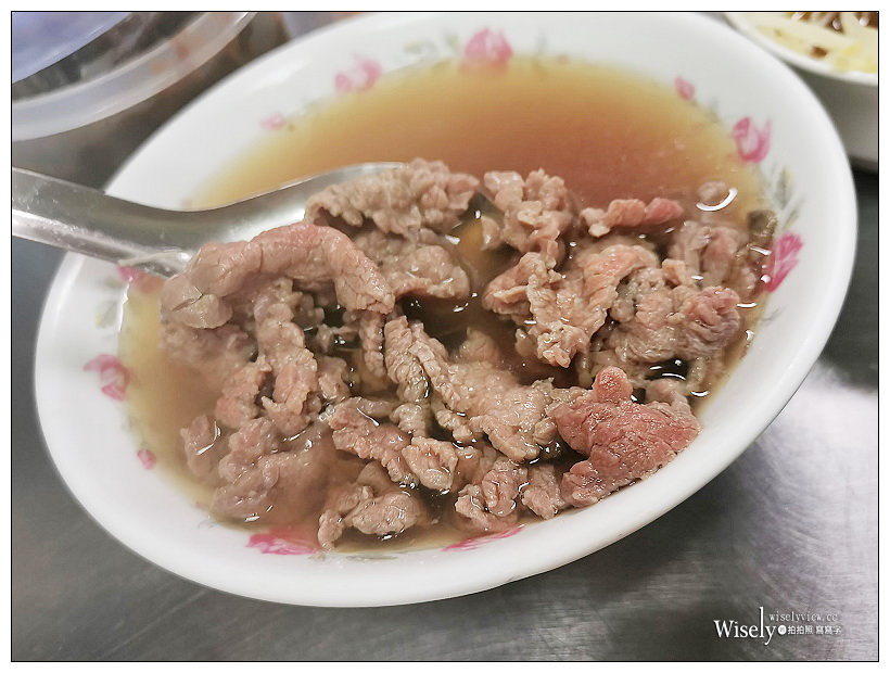 台南美食。阿村牛肉湯︱新鮮溫體牛，添醋加酒更美味～國華街美食／中西區美食／台南牛肉湯