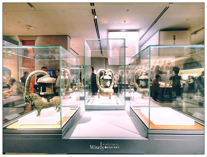 南京鎮江。跟著詩詞走江蘇︱經典文學建築物之旅，台灣網紅趴趴走 x 新浪江蘇～南京金鷹國際酒店／南京歷史博物院／大報恩寺遺址公園／南京市民俗博物館／南京中華樓.長干里／北固山／鎮江西津渡老街／恒順香醋／句容茅山