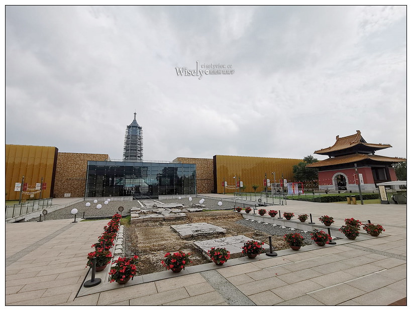 南京鎮江。跟著詩詞走江蘇︱經典文學建築物之旅，台灣網紅趴趴走 x 新浪江蘇～南京金鷹國際酒店／南京歷史博物院／大報恩寺遺址公園／南京市民俗博物館／南京中華樓.長干里／北固山／鎮江西津渡老街／恒順香醋／句容茅山