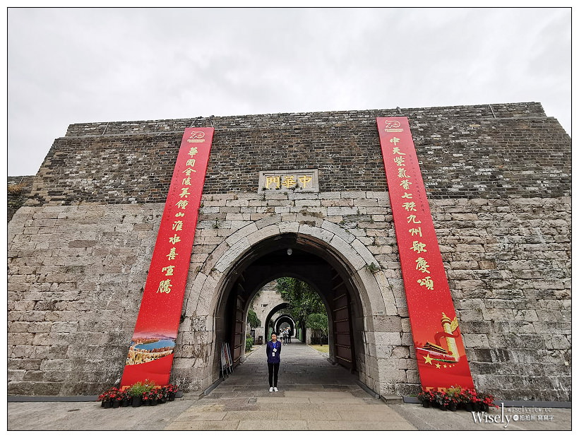 南京鎮江。跟著詩詞走江蘇︱經典文學建築物之旅，台灣網紅趴趴走 x 新浪江蘇～南京金鷹國際酒店／南京歷史博物院／大報恩寺遺址公園／南京市民俗博物館／南京中華樓.長干里／北固山／鎮江西津渡老街／恒順香醋／句容茅山