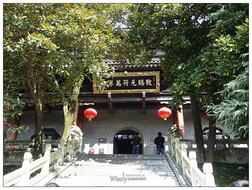 南京鎮江。跟著詩詞走江蘇︱經典文學建築物之旅，台灣網紅趴趴走 x 新浪江蘇～南京金鷹國際酒店／南京歷史博物院／大報恩寺遺址公園／南京市民俗博物館／南京中華樓.長干里／北固山／鎮江西津渡老街／恒順香醋／句容茅山