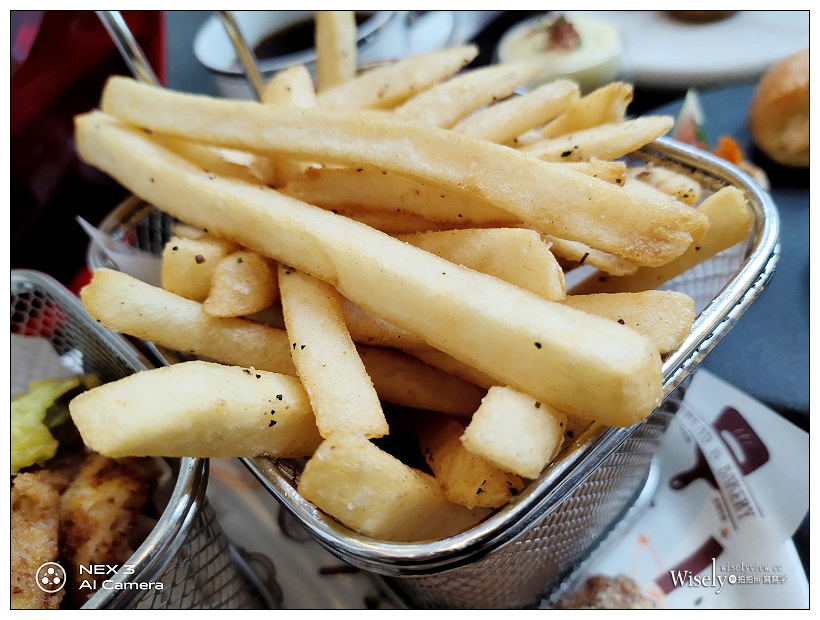 大直美食。台北萬豪酒店︱牛小排牛肉麵、碳烤松阪豬肉燥飯＋炸物拼盤、經典下午茶～捷運劍南站美食／大直美食／大直下午茶