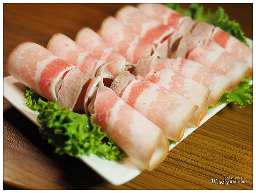 台北。都一處(仁愛店/內湖店)︱米其林必比登推薦美食,經典懷念的老味道~酸菜白肉鍋、醬肉燒餅、炸丸子、拔絲香蕉、蔥油餅、核桃棗鍋餅 台北。都一處(仁愛店/內湖店)︱米其林必比登推薦美食,經典懷念的老味道~酸菜白肉鍋、醬肉燒餅、炸丸子、拔絲香蕉、蔥油餅、核桃棗鍋餅