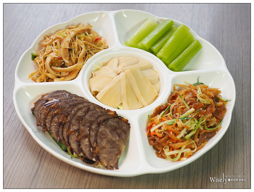 台北。都一處(仁愛店/內湖店)︱米其林必比登推薦美食,經典懷念的老味道~酸菜白肉鍋、醬肉燒餅、炸丸子、拔絲香蕉、蔥油餅、核桃棗鍋餅 台北。都一處(仁愛店/內湖店)︱米其林必比登推薦美食,經典懷念的老味道~酸菜白肉鍋、醬肉燒餅、炸丸子、拔絲香蕉、蔥油餅、核桃棗鍋餅