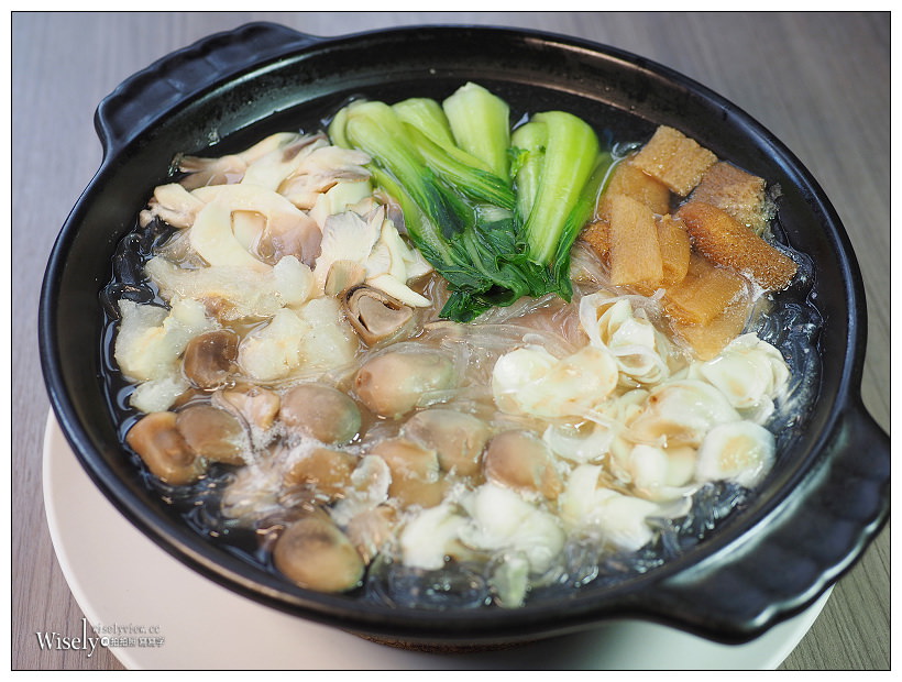 台北。都一處(仁愛店/內湖店)︱米其林必比登推薦美食,經典懷念的老味道~酸菜白肉鍋、醬肉燒餅、炸丸子、拔絲香蕉、蔥油餅、核桃棗鍋餅 台北。都一處(仁愛店/內湖店)︱米其林必比登推薦美食,經典懷念的老味道~酸菜白肉鍋、醬肉燒餅、炸丸子、拔絲香蕉、蔥油餅、核桃棗鍋餅