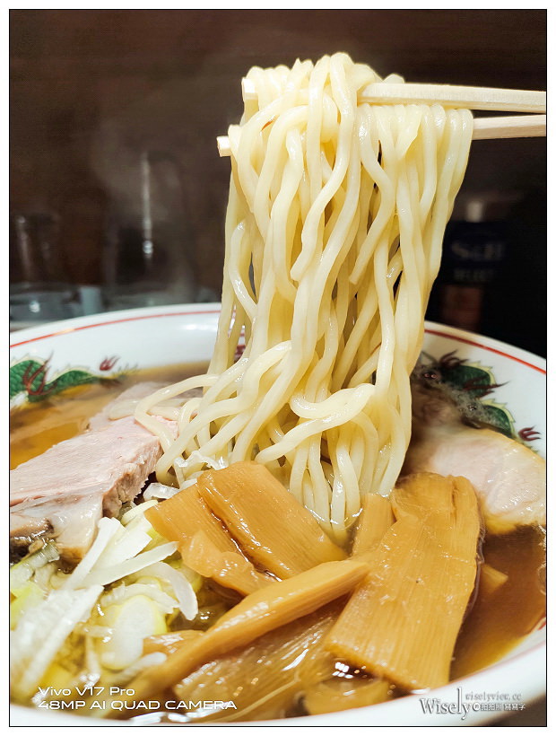 青森拉麵。麺処 石岡喜一郎商店︱濃厚煮干魚介口味，肉多筍干多麵Q，鄰近車站パサージュ広場(青森市駅前通りの交流広場)～青森車站美食x青森自由行
