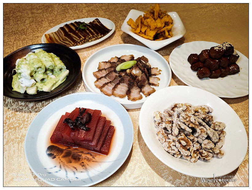北投美食。奇岩一號川湘料理︱天府冒鴨鍋、稻香大地牛、湘味剁椒魚頭,必點香辣三絕~捷運新北投站美食 x 大地酒店美食 x 北投溫泉美食 北投美食。奇岩一號川湘料理︱天府冒鴨鍋、稻香大地牛、湘味剁椒魚頭,必點香辣三絕~捷運新北投站美食 x 大地酒店美食 x 北投溫泉美食