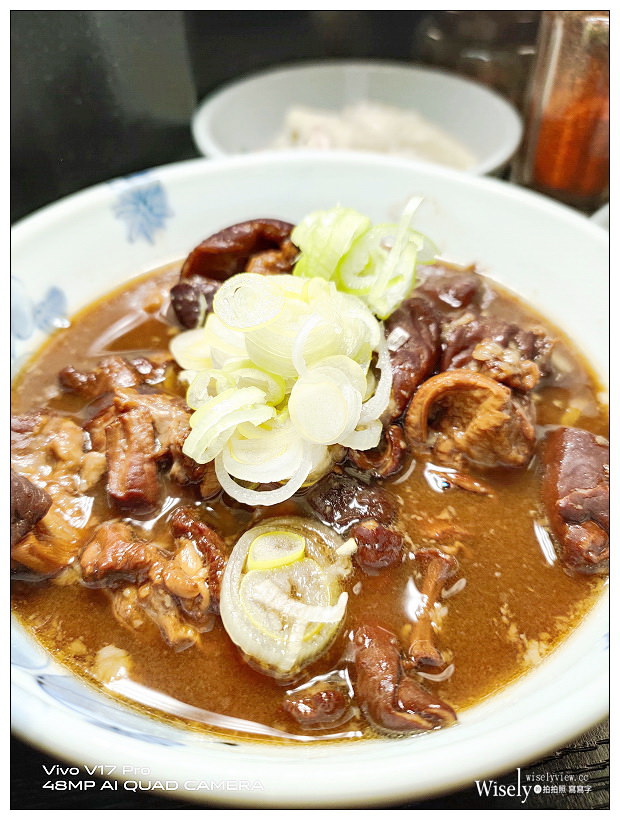 青森美食。一直 串燒居酒屋︱平價氣氛佳綜合串與炸雞好吃，相鄰青森車站與觀光物產館～青森自由行 x 青森居酒屋 x 青森車站美食