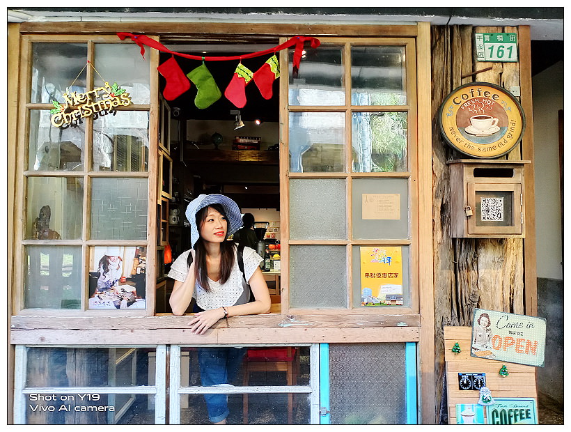 菁桐餐廳。慢.旅行-私會館︱享受懷舊時光裡的老街咖啡,木造回收建材裝潢布置~菁桐咖啡推薦 x 菁桐自由行 x 菁桐車站 菁桐餐廳。慢.旅行-私會館︱享受懷舊時光裡的老街咖啡,木造回收建材裝潢布置~菁桐咖啡推薦 x 菁桐自由行 x 菁桐車站
