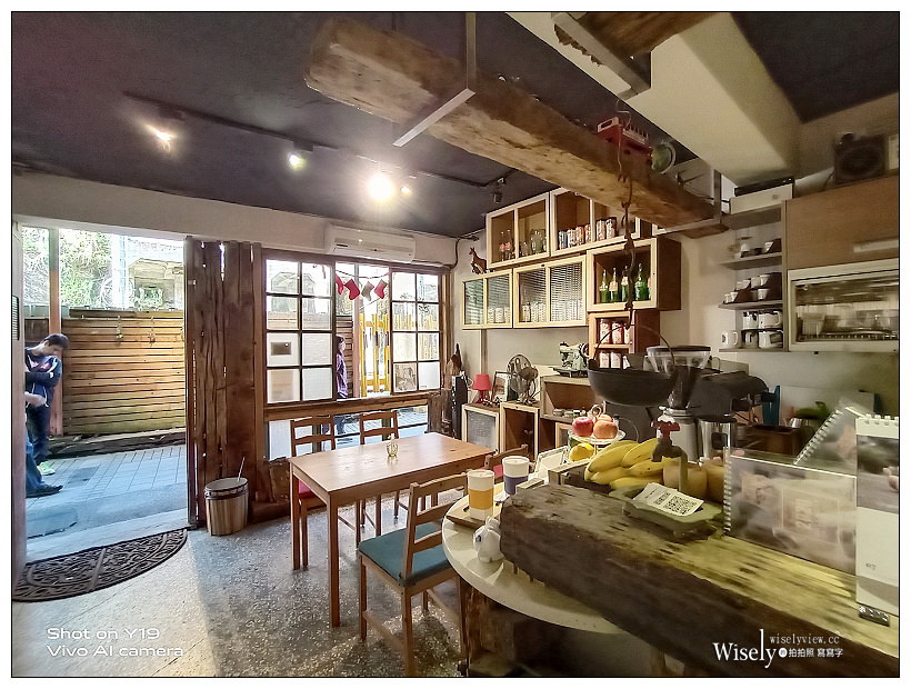 菁桐餐廳。慢.旅行-私會館︱享受懷舊時光裡的老街咖啡,木造回收建材裝潢布置~菁桐咖啡推薦 x 菁桐自由行 x 菁桐車站 菁桐餐廳。慢.旅行-私會館︱享受懷舊時光裡的老街咖啡,木造回收建材裝潢布置~菁桐咖啡推薦 x 菁桐自由行 x 菁桐車站