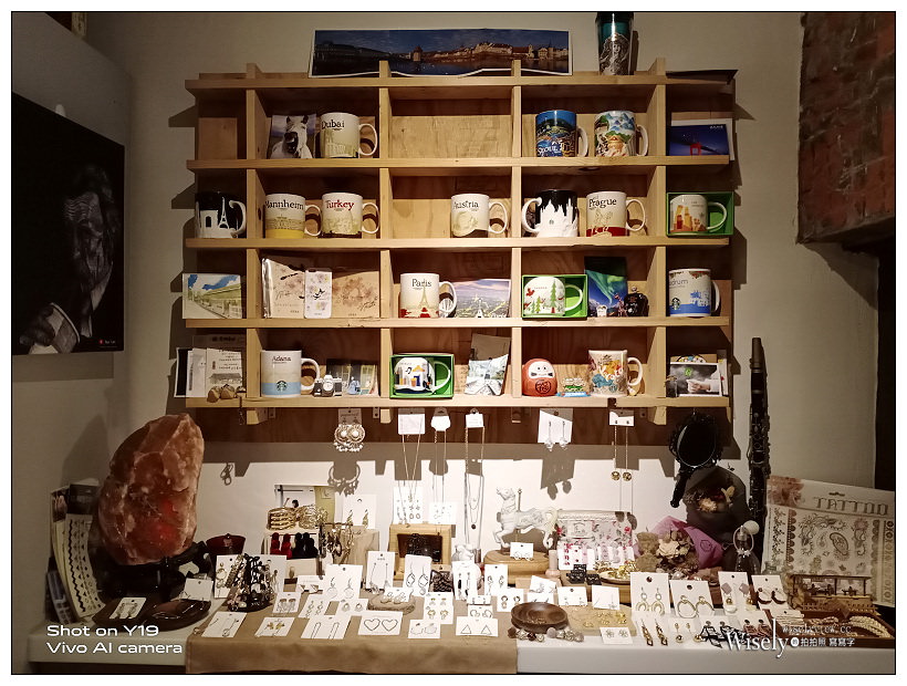 菁桐餐廳。慢.旅行-私會館︱享受懷舊時光裡的老街咖啡,木造回收建材裝潢布置~菁桐咖啡推薦 x 菁桐自由行 x 菁桐車站 菁桐餐廳。慢.旅行-私會館︱享受懷舊時光裡的老街咖啡,木造回收建材裝潢布置~菁桐咖啡推薦 x 菁桐自由行 x 菁桐車站