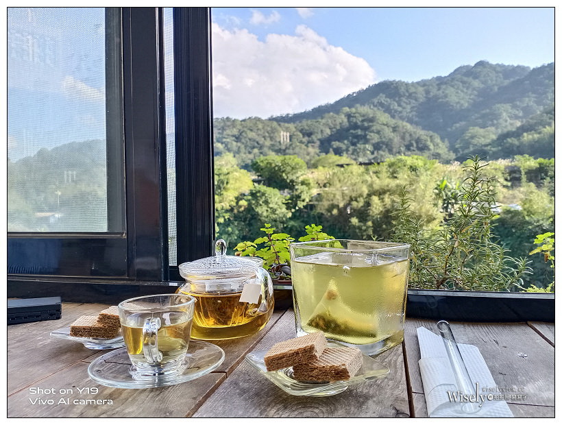 菁桐餐廳。慢.旅行-私會館︱享受懷舊時光裡的老街咖啡,木造回收建材裝潢布置~菁桐咖啡推薦 x 菁桐自由行 x 菁桐車站 菁桐餐廳。慢.旅行-私會館︱享受懷舊時光裡的老街咖啡,木造回收建材裝潢布置~菁桐咖啡推薦 x 菁桐自由行 x 菁桐車站