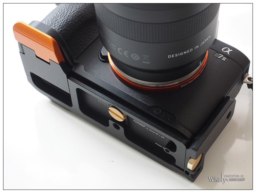 STC FOGRIP 快展手把&側邊L型快拆板。開箱文︱75g輕量鋁合金堅固耐用，隱藏式收合節省握力方便更換電池，適用Sony A9／A7RM3／A7M3／A72／A73／A7S2