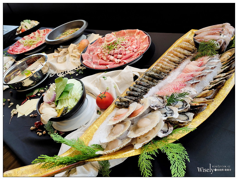 台北士林。肉多多火鍋：天母新光三越百貨 5F︱雙人海陸套餐 CP 值高，用餐環境舒適～捷運芝山站美食 x 天母美食 x 天母火鍋 x 天母新光三越百貨美食