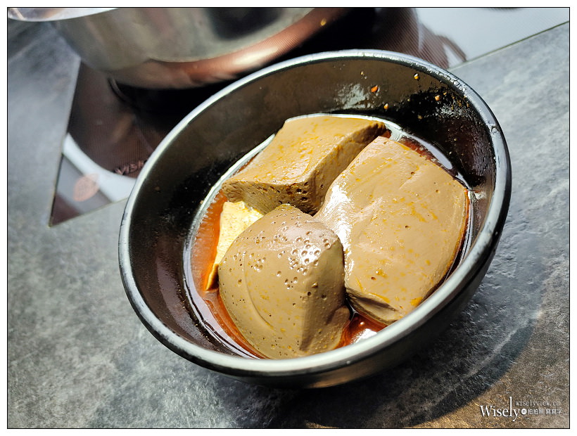 台北士林。肉多多火鍋：天母新光三越百貨 5F︱雙人海陸套餐 CP 值高，用餐環境舒適～捷運芝山站美食 x 天母美食 x 天母火鍋 x 天母新光三越百貨美食