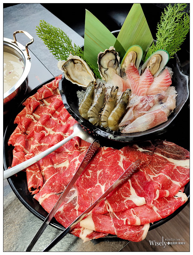 台北士林。肉多多火鍋：天母新光三越百貨 5F︱雙人海陸套餐 CP 值高，用餐環境舒適～捷運芝山站美食 x 天母美食 x 天母火鍋 x 天母新光三越百貨美食