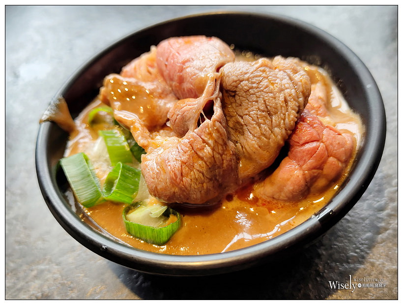 台北士林。肉多多火鍋：天母新光三越百貨 5F︱雙人海陸套餐 CP 值高，用餐環境舒適～捷運芝山站美食 x 天母美食 x 天母火鍋 x 天母新光三越百貨美食