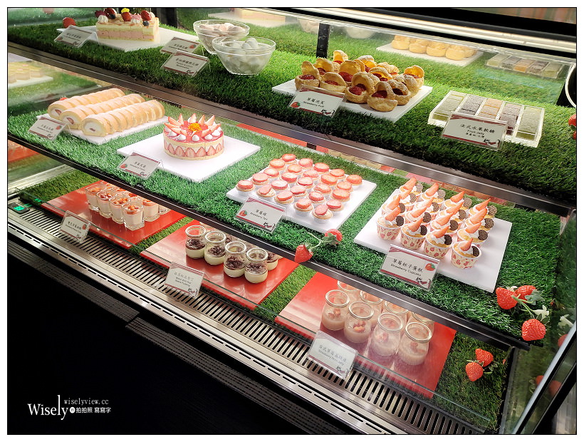 台北中正。台北凱撒大飯店 Checkers 自助餐︱2020限定草莓季甜品吃到飽，酸菜白肉鍋、現燙牛肉湯&炙燒握壽司與啤酒任喝～捷運台北車站美食 x 北車美食