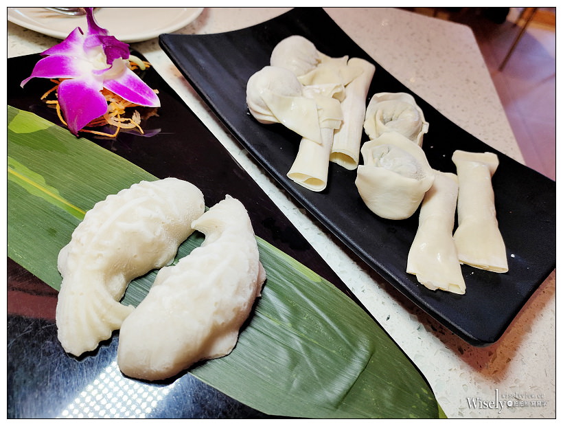 歇業。ATT4Fun 美滋鍋︱來自新加坡人氣鍋物，多項湯頭與風味食材，夢幻粉色系空間 x 必點膠原蛋白湯底、魚豆腐、炸響鈴～捷運台北101世貿站美食