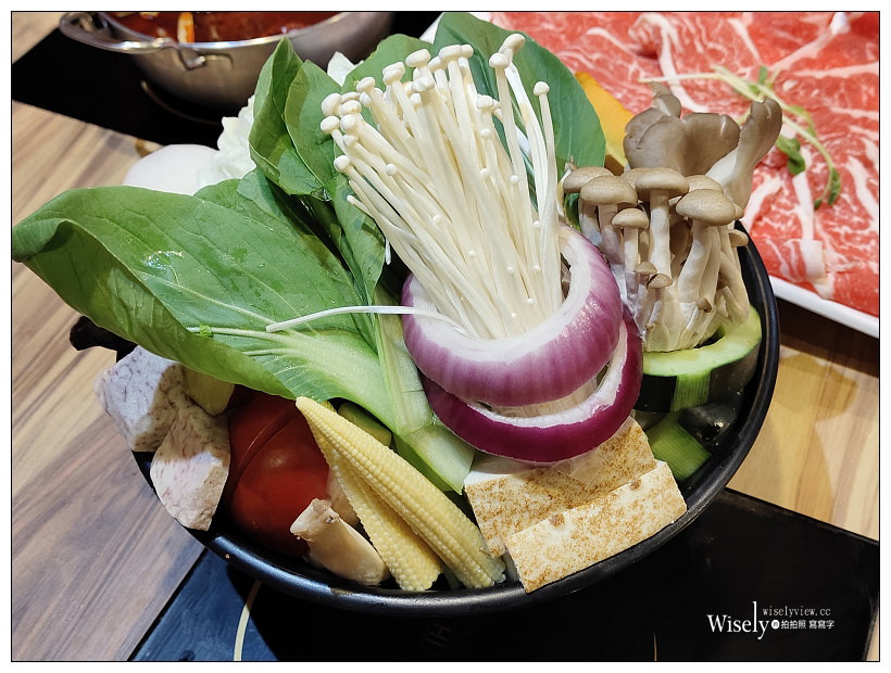 肉多多火鍋.宜蘭復興店︱美牛及綜合海鮮盤，自助冰淇淋飲料吃到飽