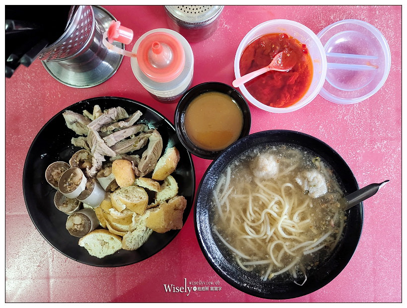 宜蘭美食。城隍廟口麵店︱在地人的平價早午餐，黑白切好吃而湯頭滋味佳～宜蘭城隍廟美食 x 宜蘭銅板小吃