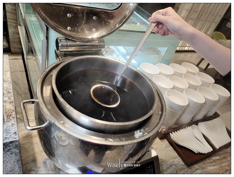 新北板橋。板橋凱撒大飯店 朋派自助餐︱西餐、牛排、熱炒、日料、甜點與古早味料理，相鄰車站10分鐘步程～環境乾淨舒適寬敞，平價吃到飽選擇