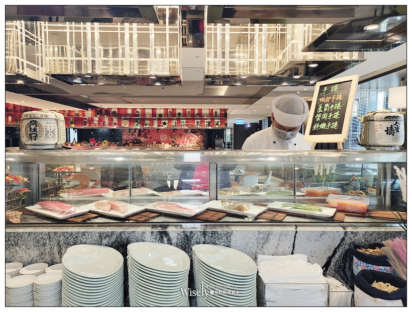 新北板橋。板橋凱撒大飯店 朋派自助餐︱西餐、牛排、熱炒、日料、甜點與古早味料理，相鄰車站10分鐘步程～環境乾淨舒適寬敞，平價吃到飽選擇